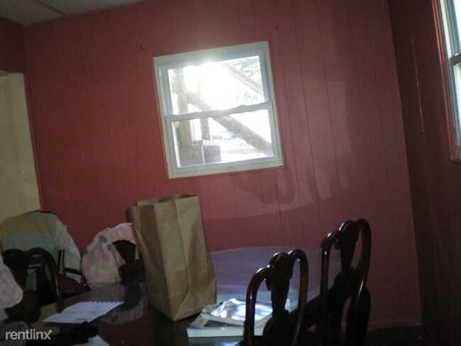 Building Photo - 424 Monroe Ave