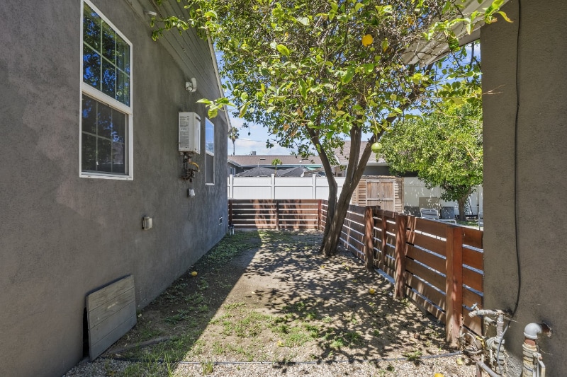 Building Photo - 6712 Cedros Ave