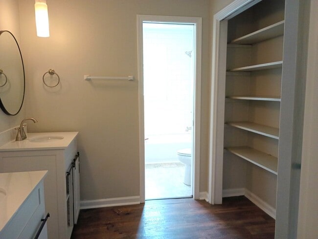 Building Photo - 4 Bedroom 3 Bath Coming Available!!