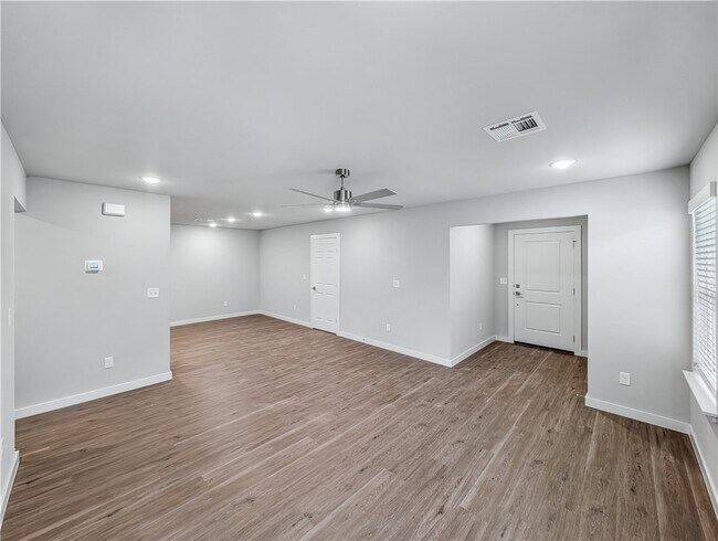 Building Photo - 6501 NW Kathleen St