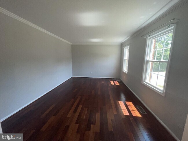 Building Photo - 6463 Honey Tree Ct