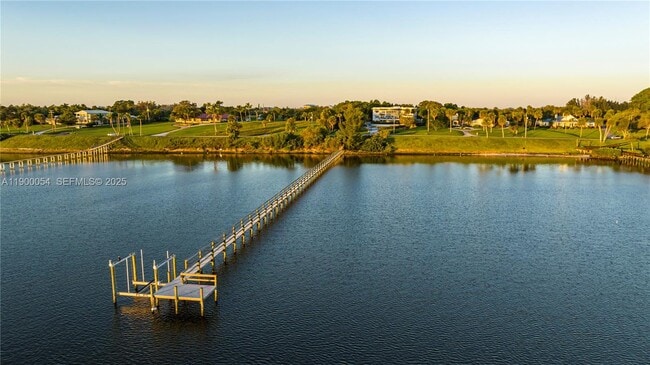 Building Photo - 2827 S Indian River Dr