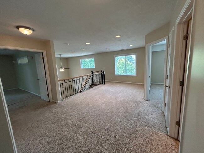 Building Photo - 686 E Union Garden Ct S