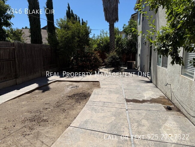 Building Photo - 4346 Blake Cir