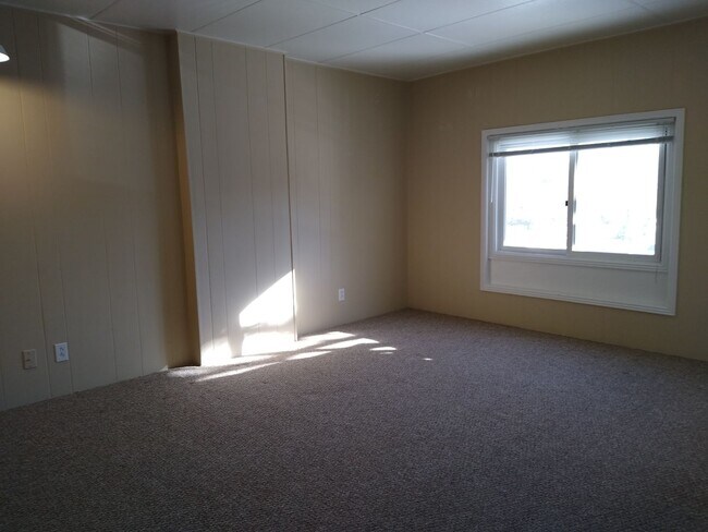 Building Photo - Highlands 1 Bedroom 1 Bath w/ Yard and Laundry!