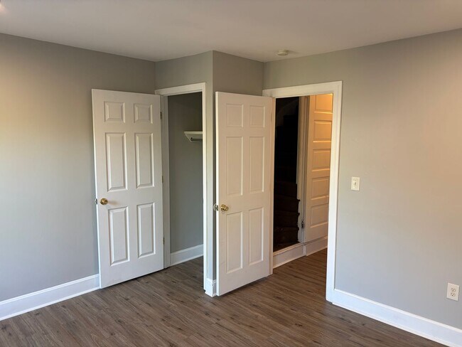Building Photo - Charming 3 Story Brick Townhome Now Available