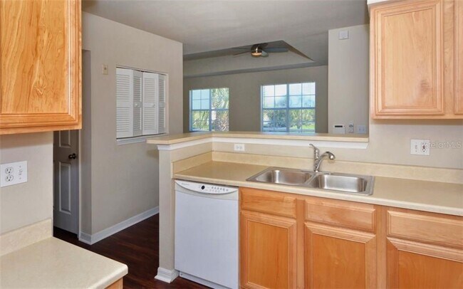 Building Photo - 2950 Viscaya Pl