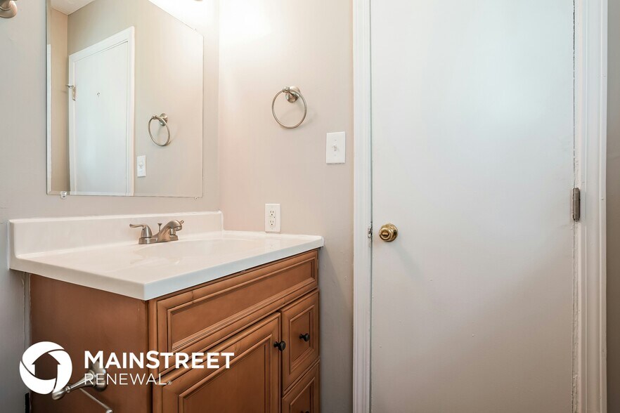 Building Photo - 1412 Riverview Rd