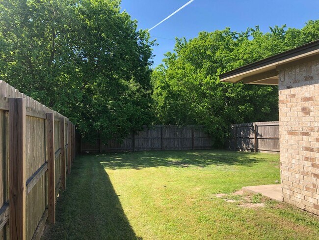 Building Photo - 3705EL