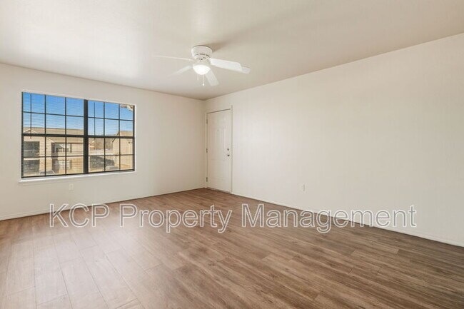 Building Photo - 6400 Massard Rd