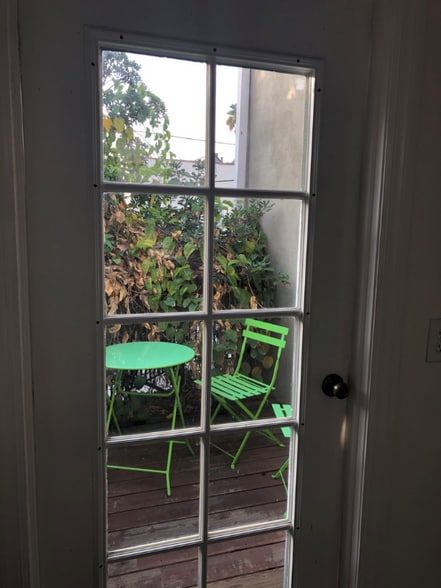 Building Photo - 2264 1/4 Beachwood Dr