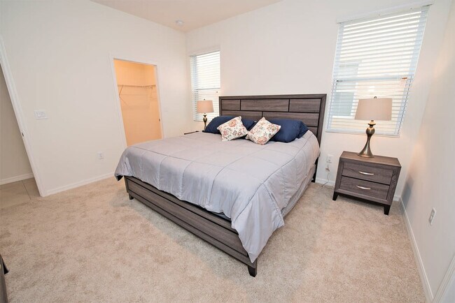 Building Photo - 5277 Oakbourne Ave