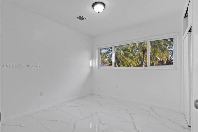 Building Photo - 9375 SW 181st Terrace