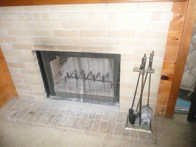 Building Photo - 210 SW 17th St