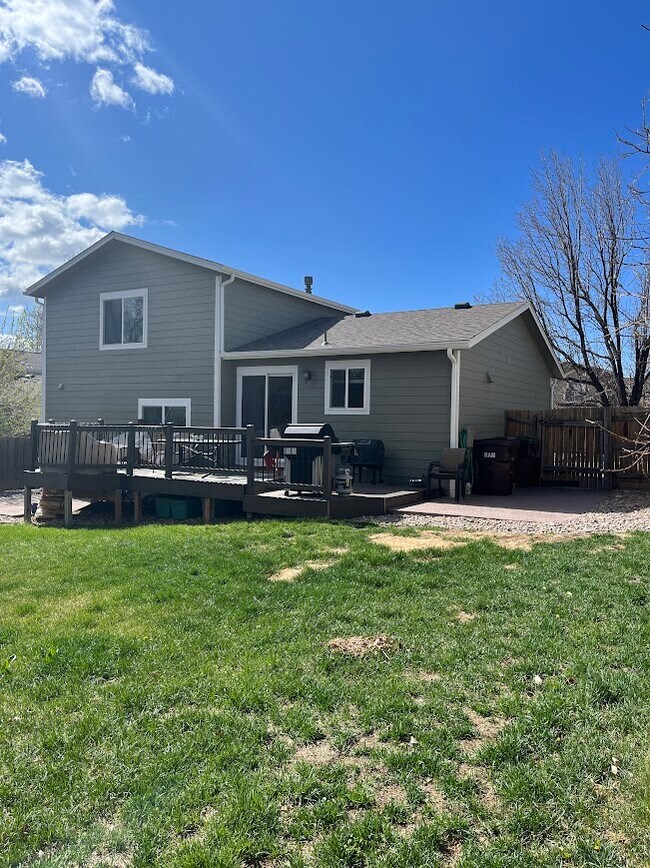 Building Photo - 330 Derry Dr