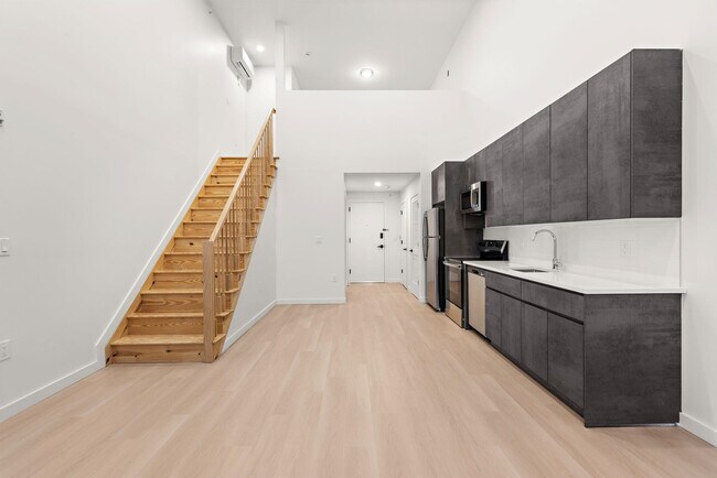 Building Photo - 1 Mallory Ave