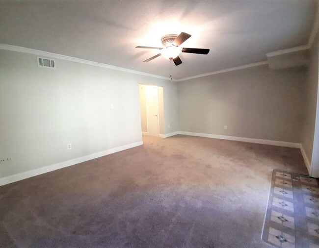 Building Photo - Lovely 3BR/3.5BA Townhouse in Timber Run V...