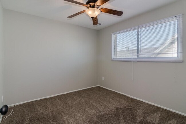 Building Photo - 137 E Riviera Dr