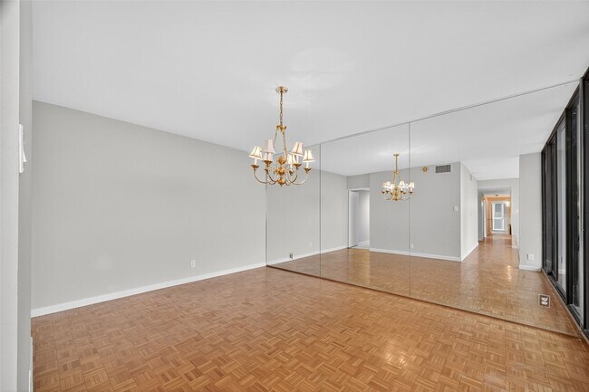 Building Photo - 5001 Woodway Dr