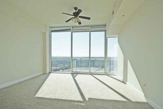 Building Photo - 3300 Windy Ridge Pkwy SE