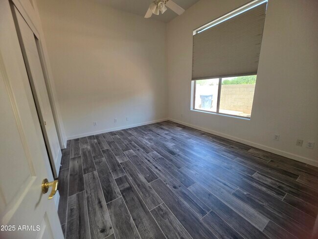 Building Photo - 13113 W Peck Ct