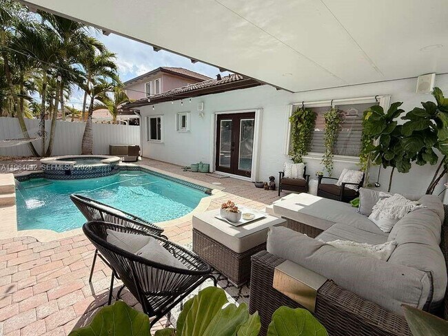 Building Photo - 14469 SW 158th Pl