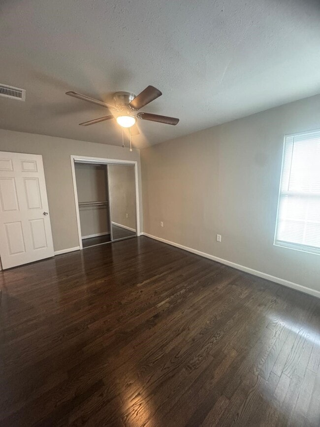 Building Photo - 4918 Balkin St