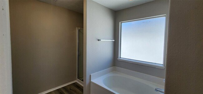 Building Photo - 18223 Thicket Grove Rd