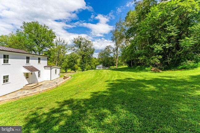 Building Photo - 5519 Hopewell Rd