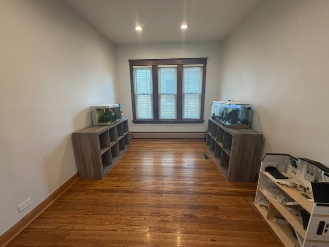 Building Photo - 1018 Oakwood Ave