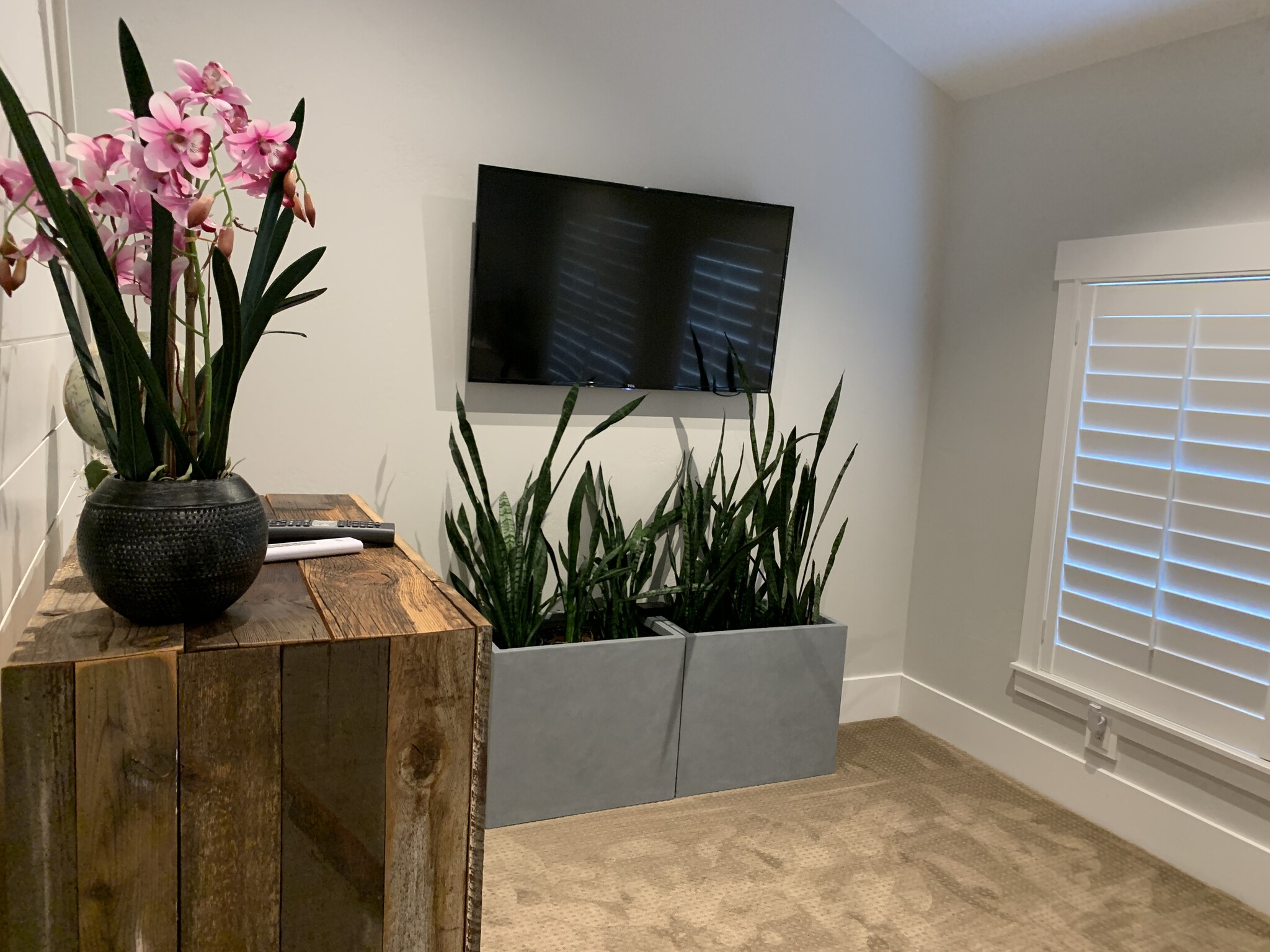 Building Photo - 991 E Senior Band Rd