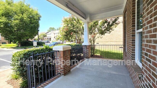 Building Photo - 1531 Yarborough Park Dr