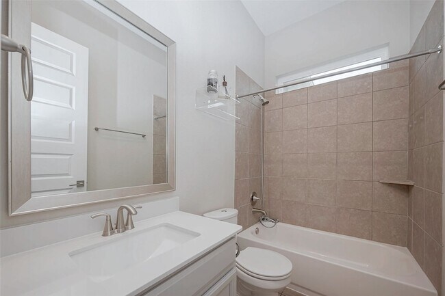 Building Photo - 10014 Granary Dr