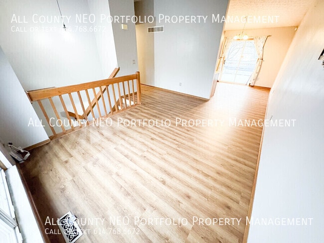 Building Photo - 522 Warwick Ln