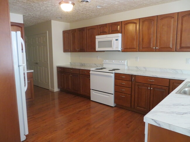 Building Photo - 28 Holler Rd