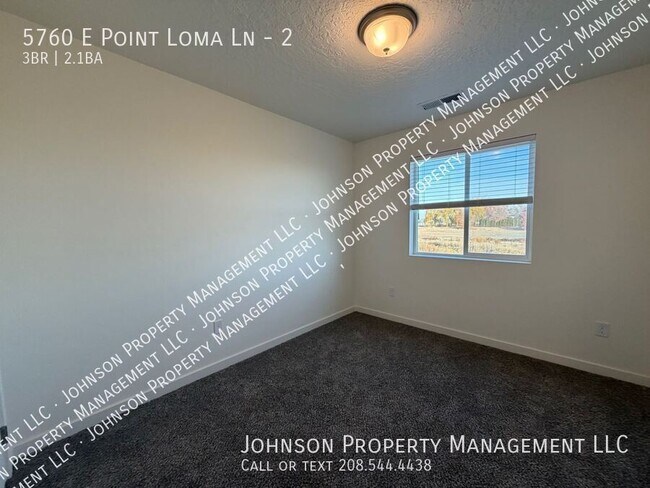 Building Photo - 5760 E Point Loma Ln