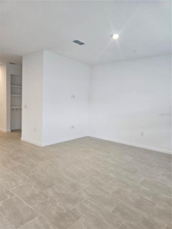 Building Photo - 9863 Walkway Dr
