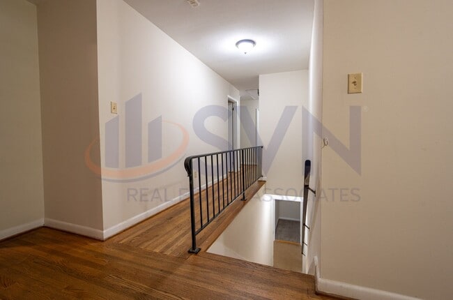 Building Photo - 6-Bedroom Home with Finished Basement. Com...