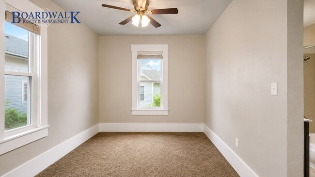 Building Photo - Cozy Private Bedroom in House Share