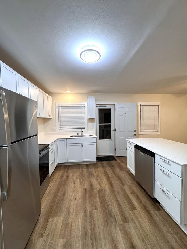 Building Photo - 2007 Burton Ave