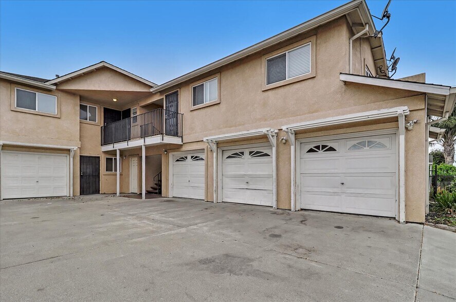 Building Photo - 336 Chesley Ave
