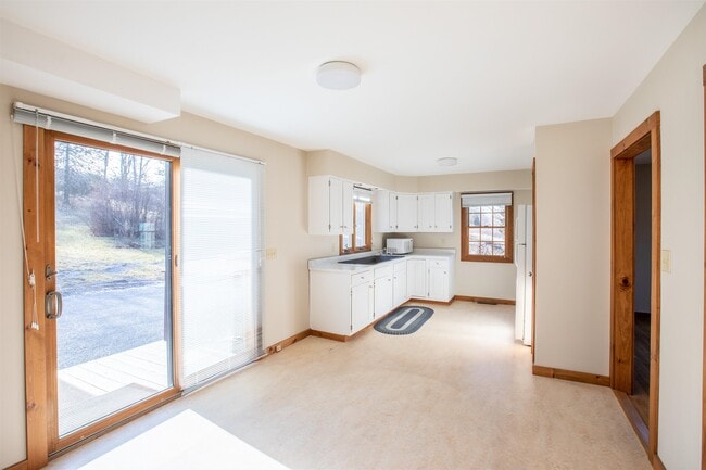 Building Photo - 396 Prindle Rd