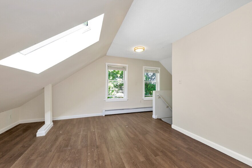 Building Photo - 31 Champney St