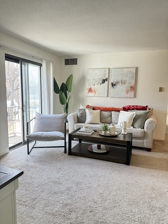 Building Photo - 59 Village Brook Ln