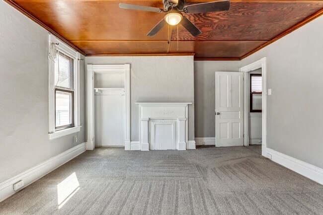 Building Photo - Updated House for Rent in Carrick!