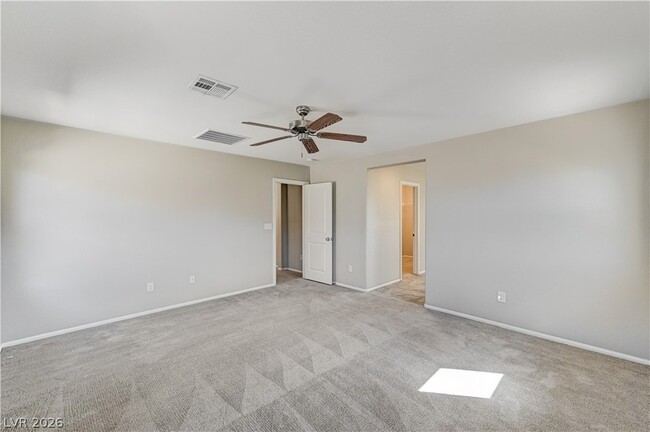 Building Photo - 10679 Country Knoll Way