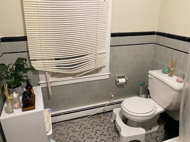 Building Photo - 254 Hope St