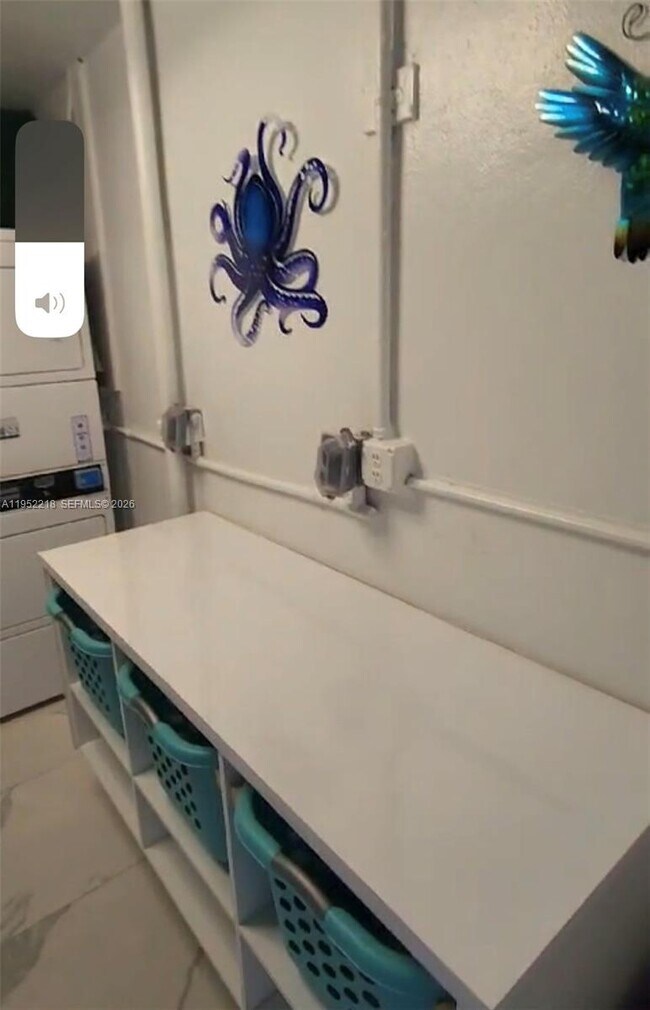 Building Photo - 2101 Normandy Dr