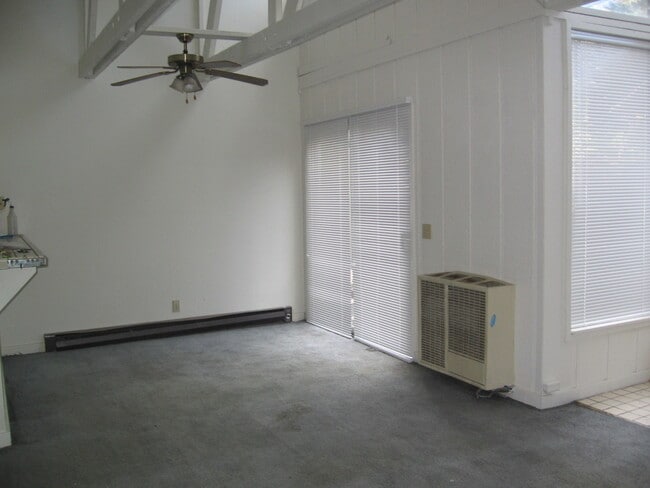 Primary Photo - 111 Davison Rd