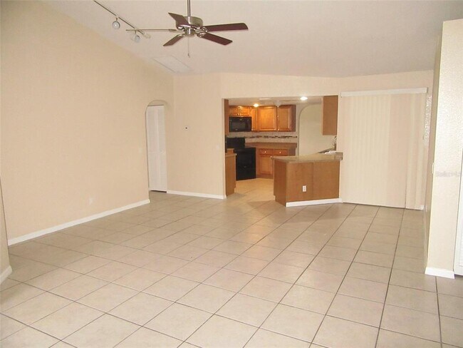 Building Photo - 22182 Peachland Blvd